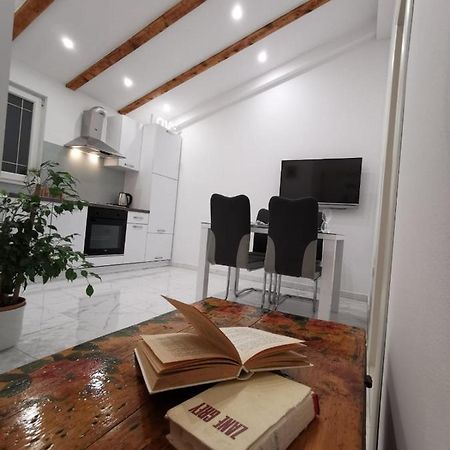 Apartmani Pina 2 Kaštela المظهر الخارجي الصورة