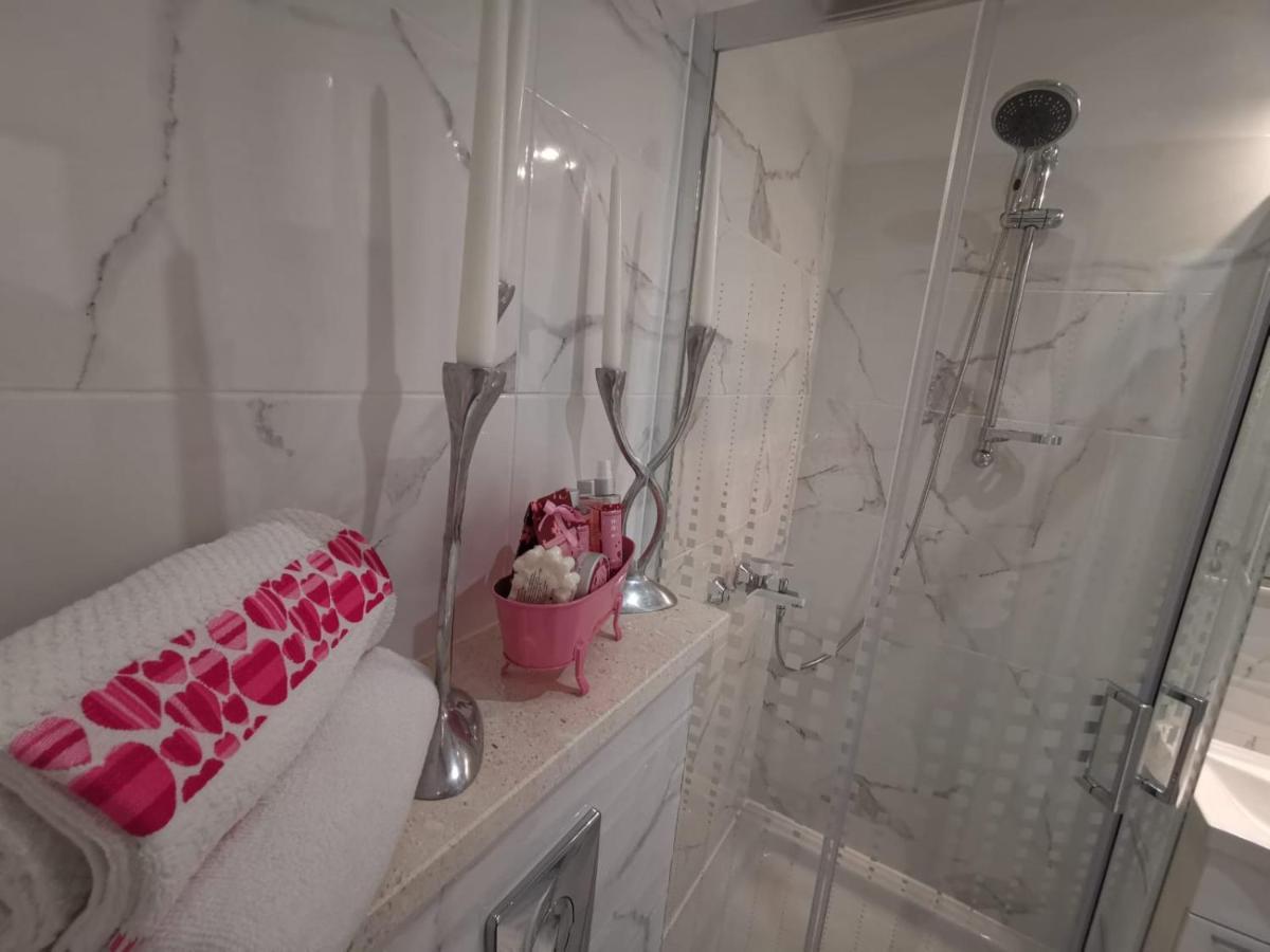Apartmani Pina 2 Kaštela المظهر الخارجي الصورة