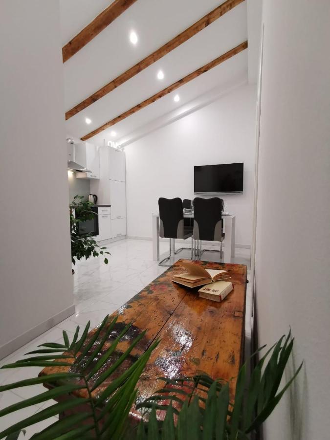 Apartmani Pina 2 Kaštela المظهر الخارجي الصورة